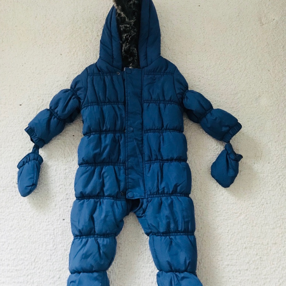 Snow suit